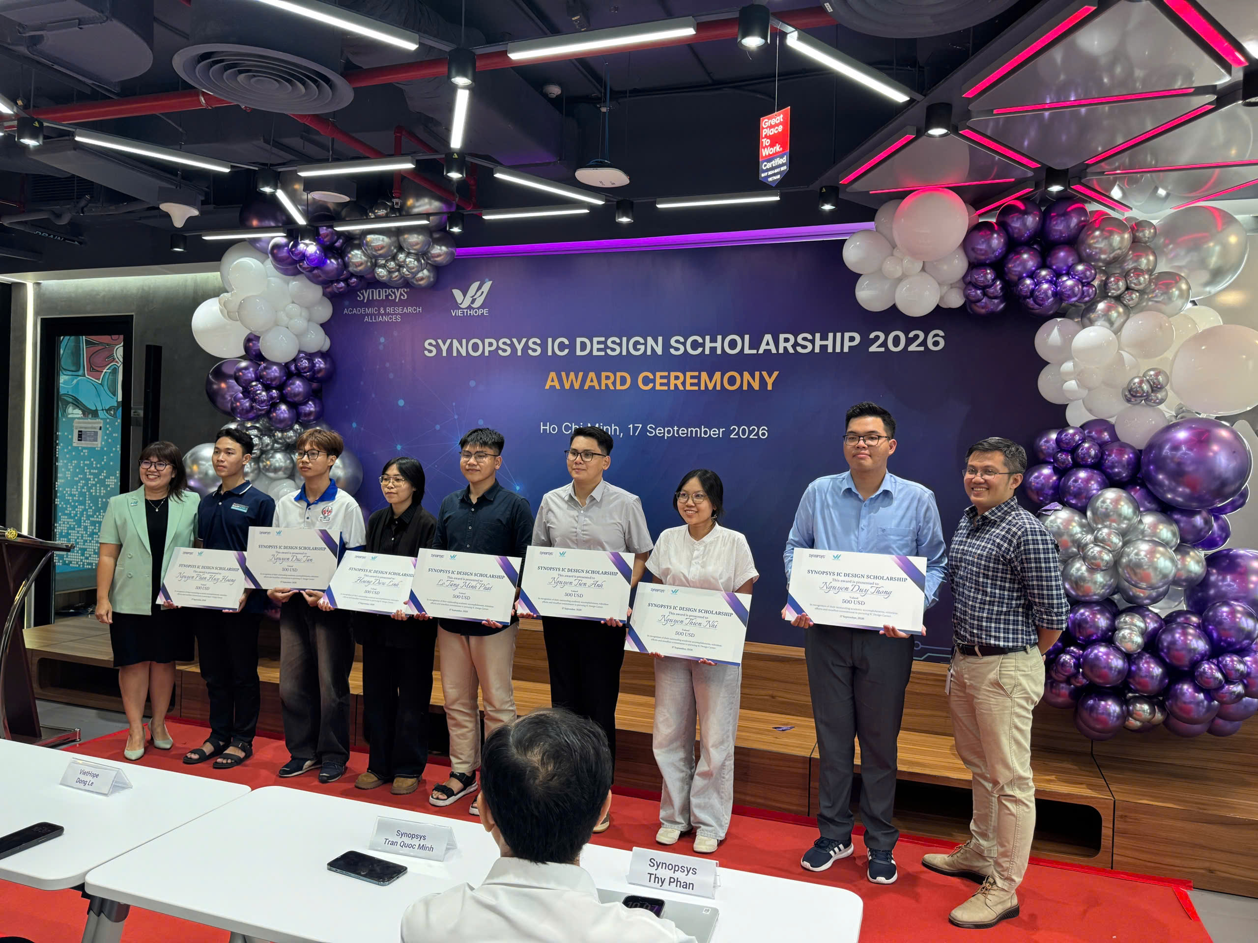 Synopsys Việt Nam và VietHope trao Học bổng Thiết kế Vi mạch Synopsys 2026