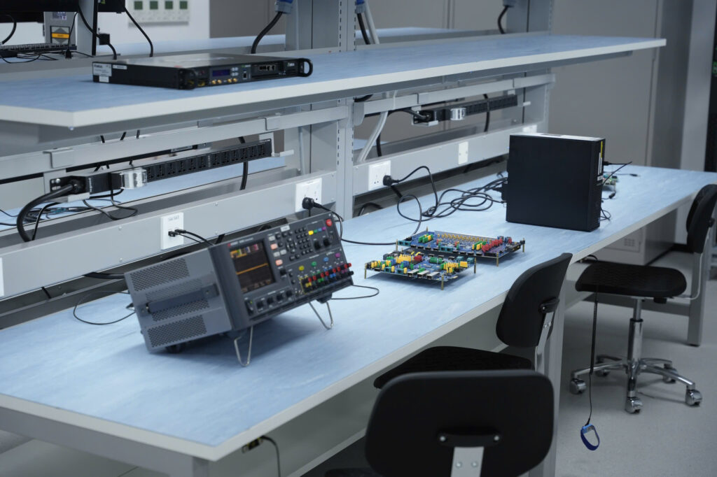 Infineon, Phạm Huỳnh Quang Hiếu, R&D, bán dẫn, công nghiệp bán dẫn, TP.Hồ Chí Minh, HASEMI, Automotive Ethernet, vi điều khiển ô tô, SDV, ADAS, xe điện, nhân lực bán dẫn, đổi mới sáng tạo